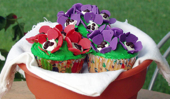 flower cupcakes 1.jpg